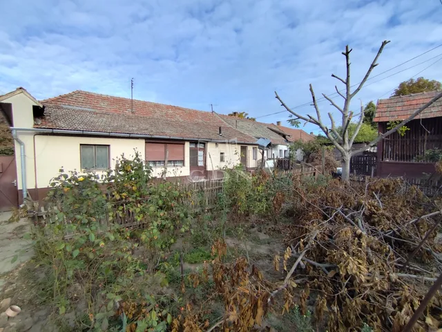 Eladó ház Tiszaalpár 140 nm