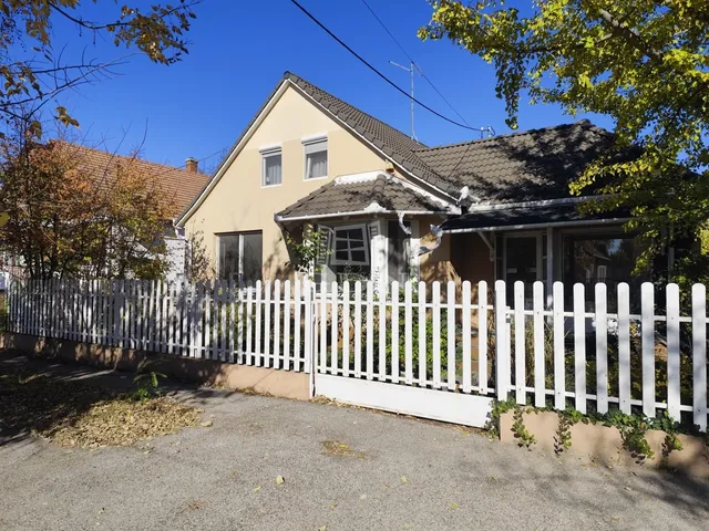 Eladó ház Kecskemét, Petőfiváros 200 nm