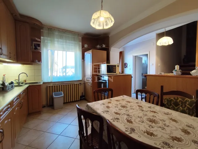 Eladó ház Kecskemét, Petőfiváros 117 nm