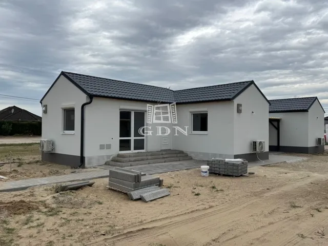 Eladó ház Kecskemét, Hetényegyháza 48 nm