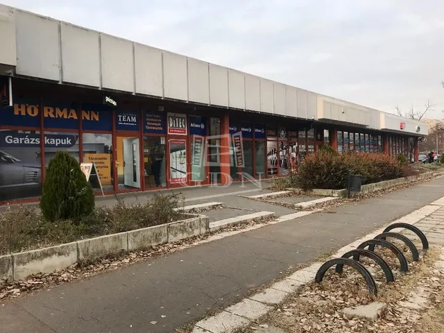 Kiadó kereskedelmi és ipari ingatlan Kecskemét 17 nm