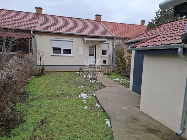 Eladó ház Kecskemét, Petőfiváros 62 nm