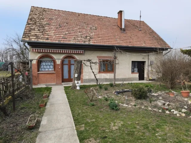 Eladó mezőgazdasági ingatlan Lajosmizse 100 nm