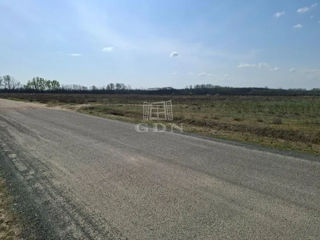 Eladó kereskedelmi és ipari ingatlan Ballószög 10000 nm