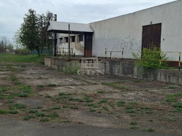 Eladó kereskedelmi és ipari ingatlan Kecskemét, Belsőnyír 1678 nm