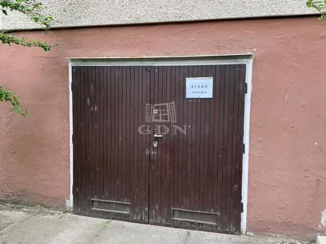 Eladó garázs Kecskemét 42 nm