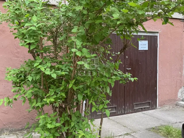 Eladó garázs Kecskemét 42 nm