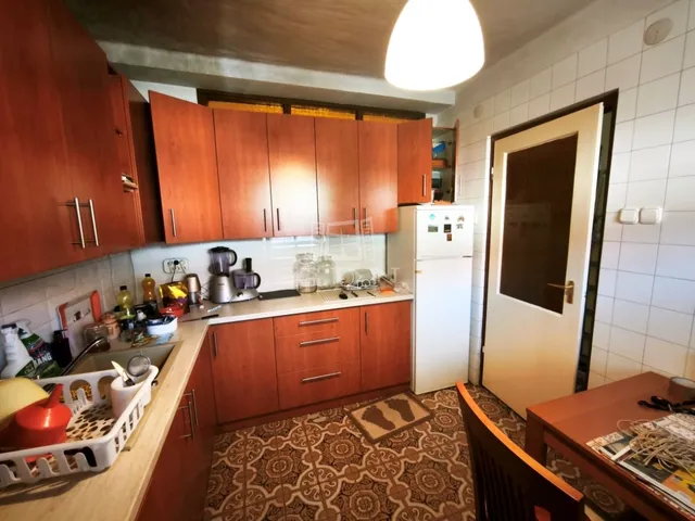 Eladó ház Kecskemét, Hunyadiváros 117 nm