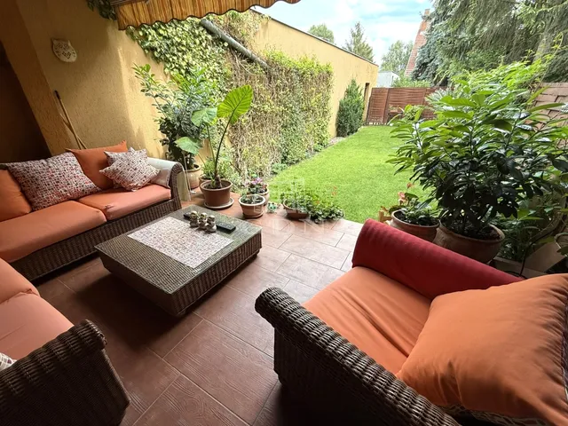 Eladó ház Kecskemét, Hunyadiváros 71 nm