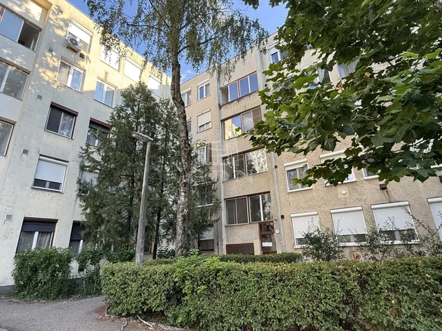 Eladó lakás Kecskemét, Hunyadiváros 52 nm