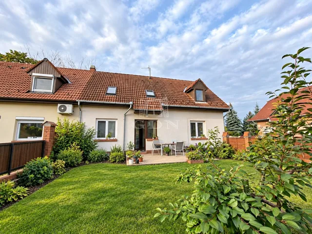Eladó ház Kecskemét, Hollandfalu 120 nm