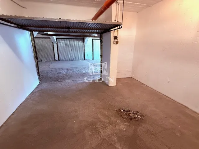 Eladó garázs Kecskemét, Hunyadiváros 19 nm