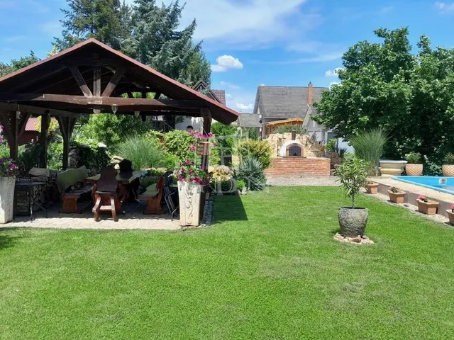 Eladó ház Szeged, Szentmihály 248 nm