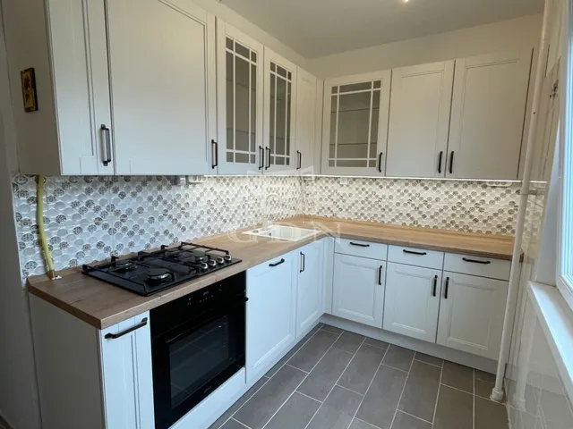 Eladó lakás Szeged, Makkosház 72 nm