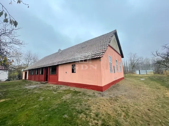 Eladó mezőgazdasági ingatlan Zákányszék 68 nm