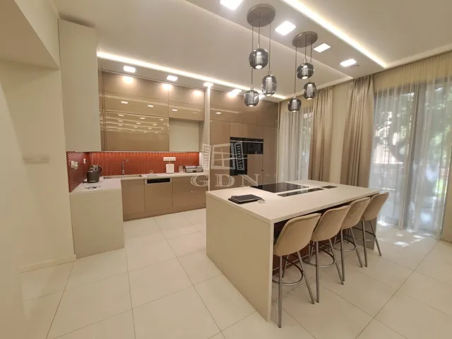 Eladó lakás Szeged, Belváros 302 nm