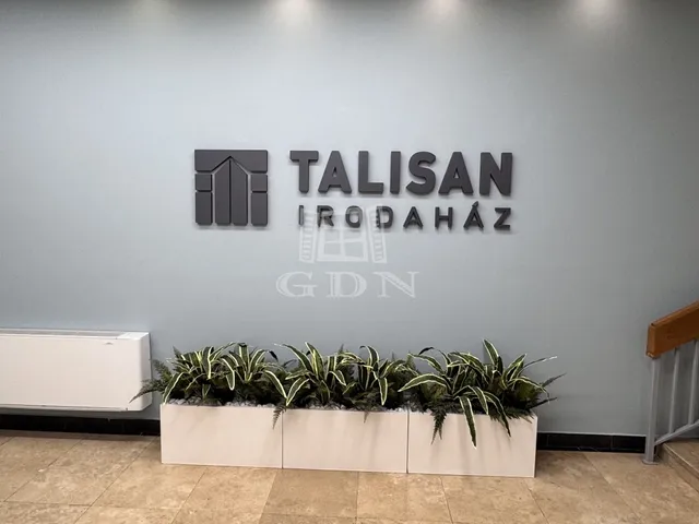 Kiadó kereskedelmi és ipari ingatlan Szeged, Belváros 252 nm