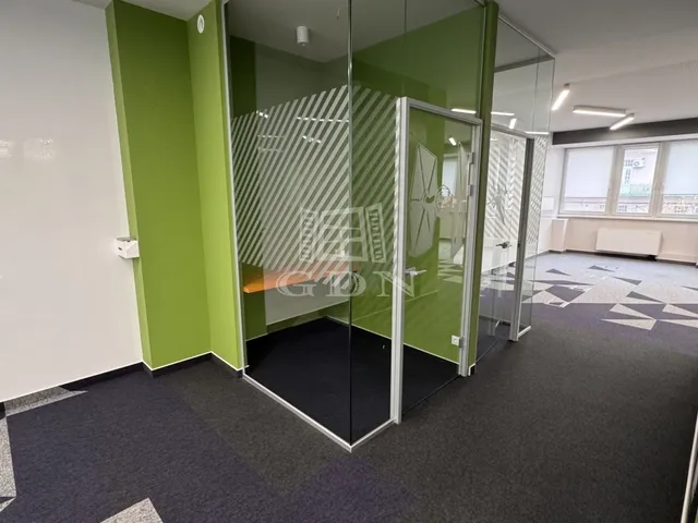 Kiadó kereskedelmi és ipari ingatlan Szeged, Belváros 252 nm