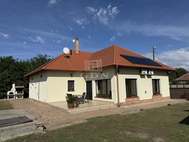 Eladó ház Csanytelek 130 nm