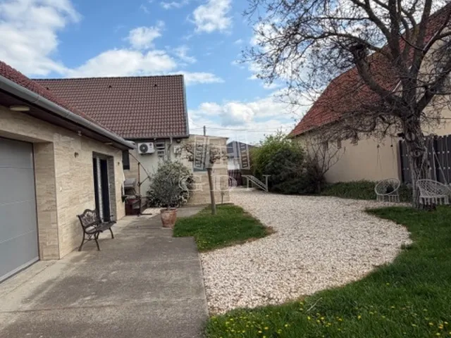 Eladó ház Szeged, Béketelep 100 nm