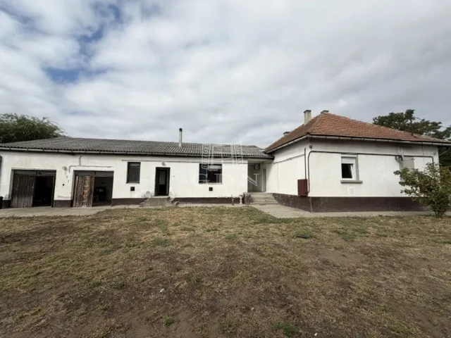 Eladó ház Sándorfalva 140 nm