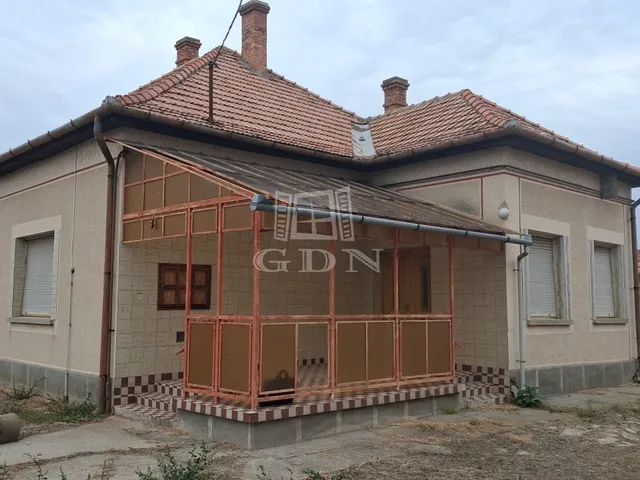 Eladó ház Ópusztaszer 109 nm