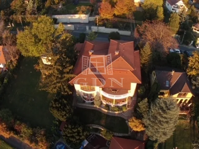 Eladó ház Fonyód, Bélatelep 330 nm