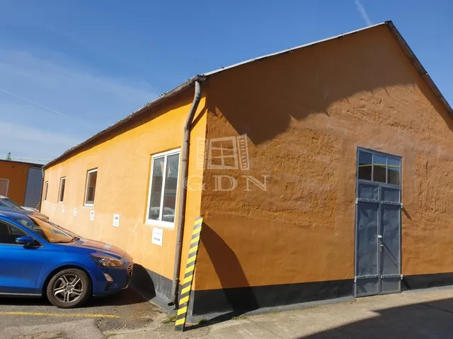 Kiadó kereskedelmi és ipari ingatlan Solymár 125 nm