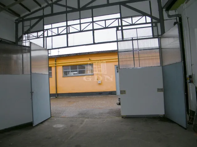 Kiadó kereskedelmi és ipari ingatlan Solymár 125 nm