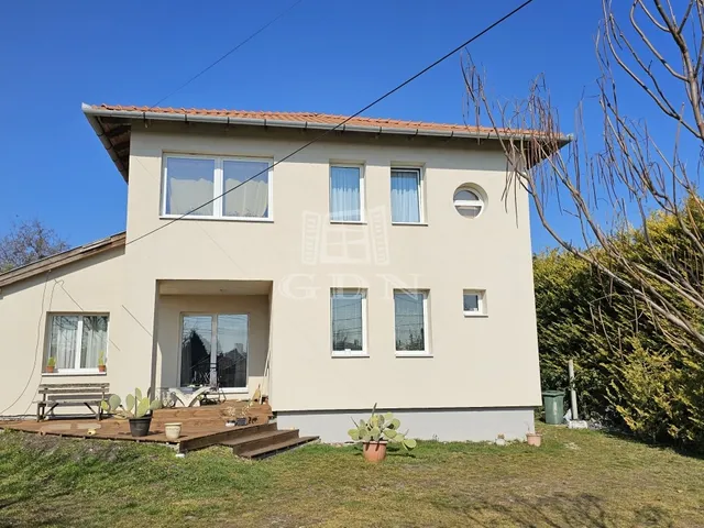 Eladó ház Érd, Fenyves-Parkváros 158 nm