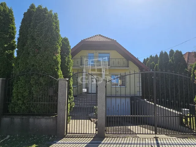 Eladó ház Érd, Dombosváros 217 nm