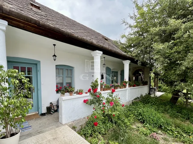 Eladó ház Gyúró 130 nm