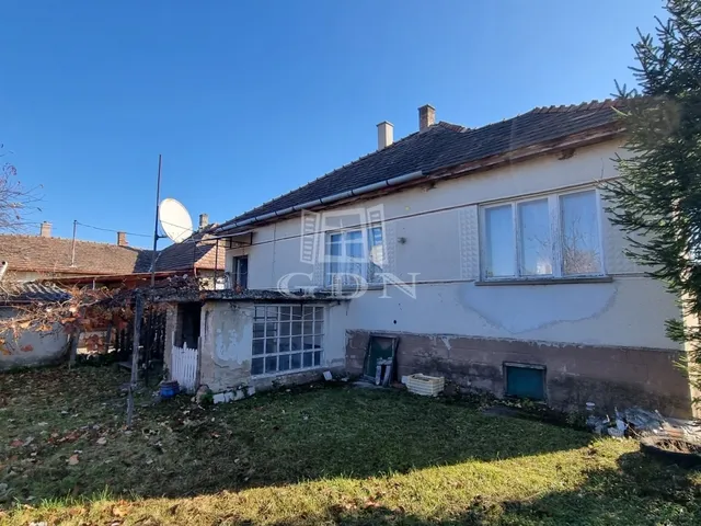 Eladó ház Kemence 110 nm