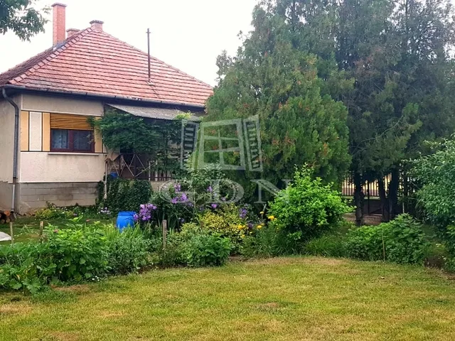 Eladó ház Vámosmikola 100 nm