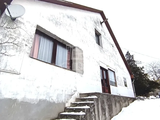 Eladó ház Sóskút 180 nm