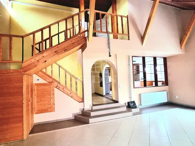 Eladó ház Solymár 210 nm