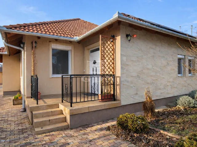 Eladó ház Érd, Fenyves-Parkváros 129 nm