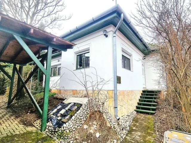 Eladó ház Kemence 94 nm