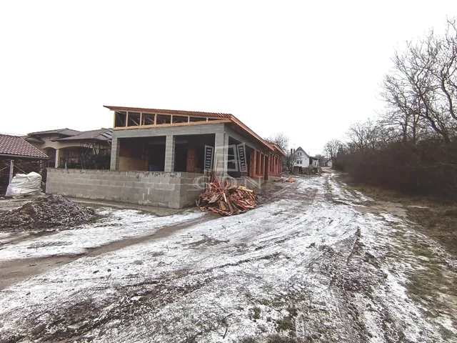 Eladó ház Sóskút 160 nm