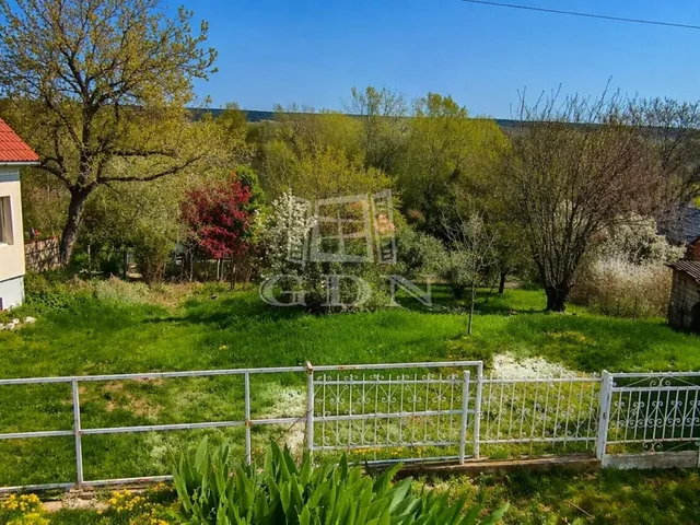 Eladó telek Sóskút 811 nm