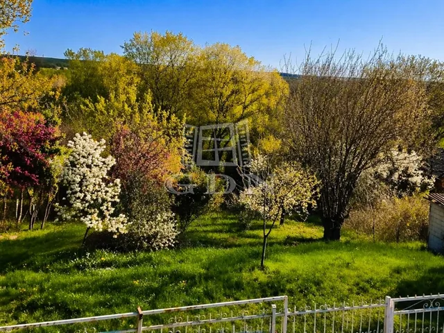 Eladó telek Sóskút 811 nm