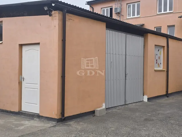 Kiadó kereskedelmi és ipari ingatlan Solymár 93 nm