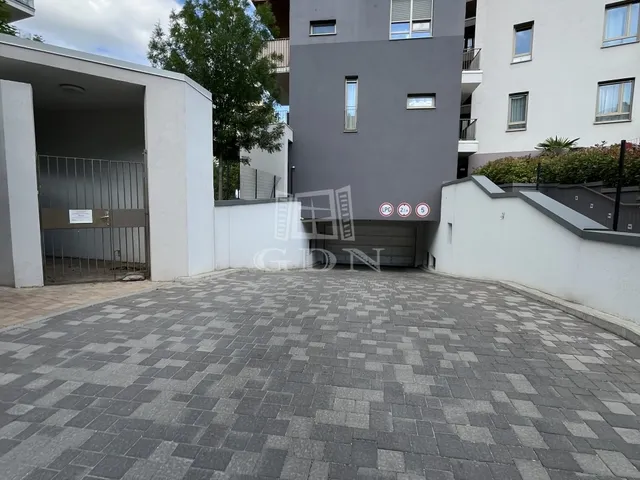 Eladó garázs Budapest XI. kerület, Sasad-Sashegy XI. ker. 13 nm