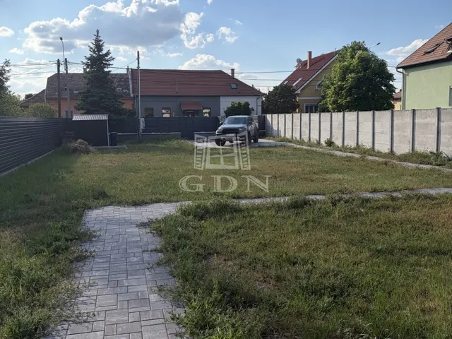 Eladó telek Budapest XVIII. kerület, Szemeretelep 671 nm