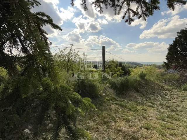 Eladó telek Telki 644 nm