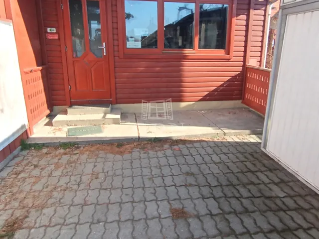 Eladó kereskedelmi és ipari ingatlan Érd, Parkváros 45 nm