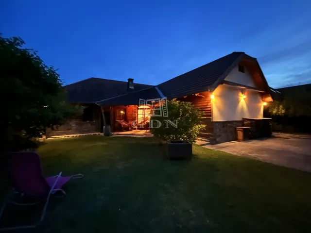 Eladó ház Martonvásár 165 nm