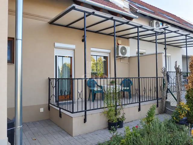 Eladó lakás Aszód, Belváros 64 nm