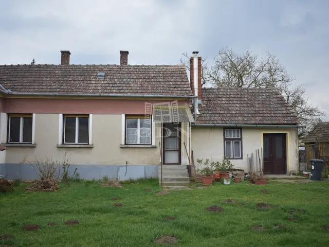 Eladó ház Püspökmolnári 90 nm