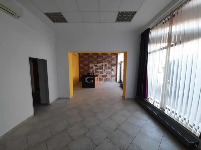 Eladó kereskedelmi és ipari ingatlan Szombathely, Belváros 74 nm